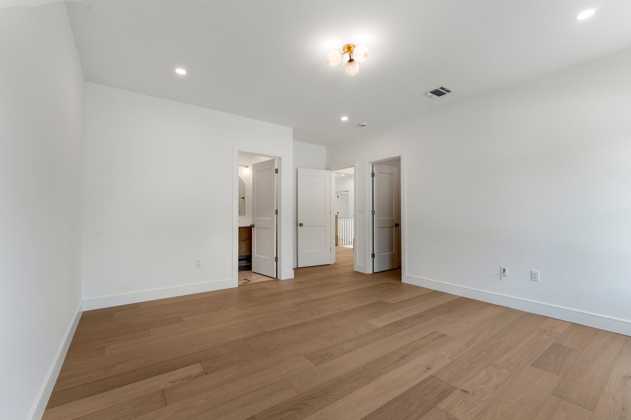 229 Bogert Pl