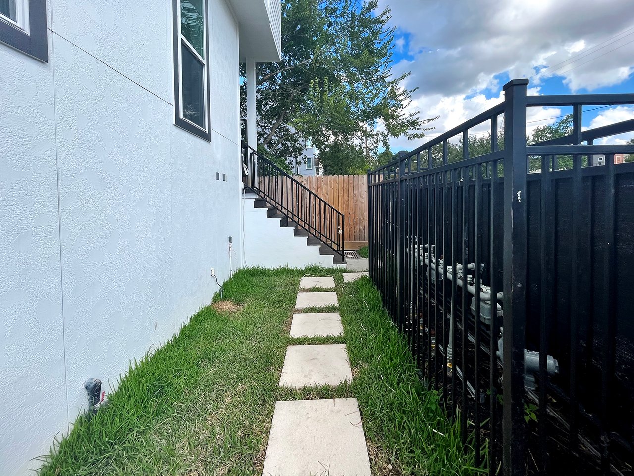 1127 WEST 16TH STREET