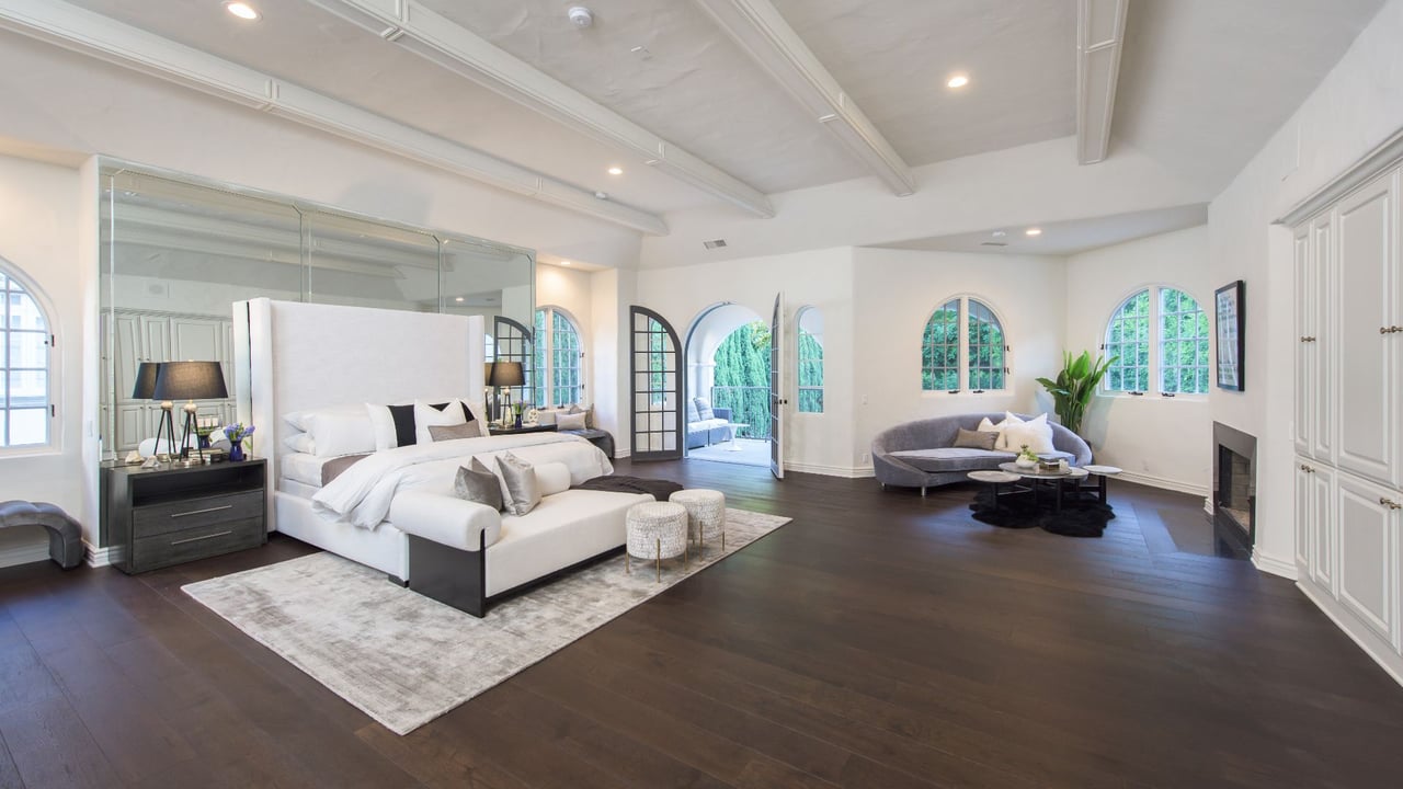 1275 Benedict Canyon Dr