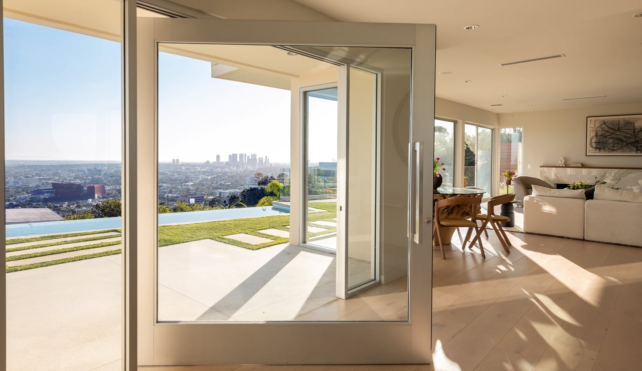 8515 Hedges Way, West Hollywood