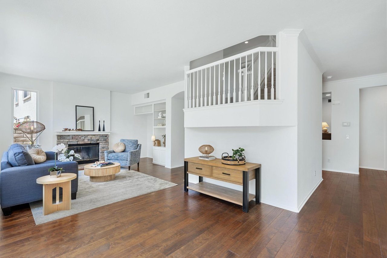 3098 Espana Ln