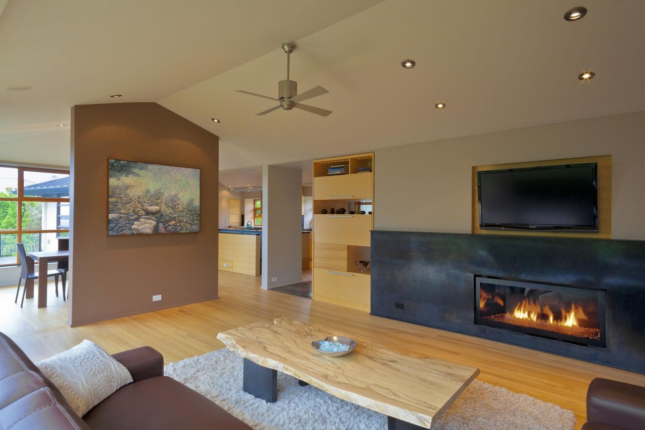 🏡 Why Are Some Homes Sitting on the Market While Others Are Still Getting Multiple Offers in Seattle, Washington?