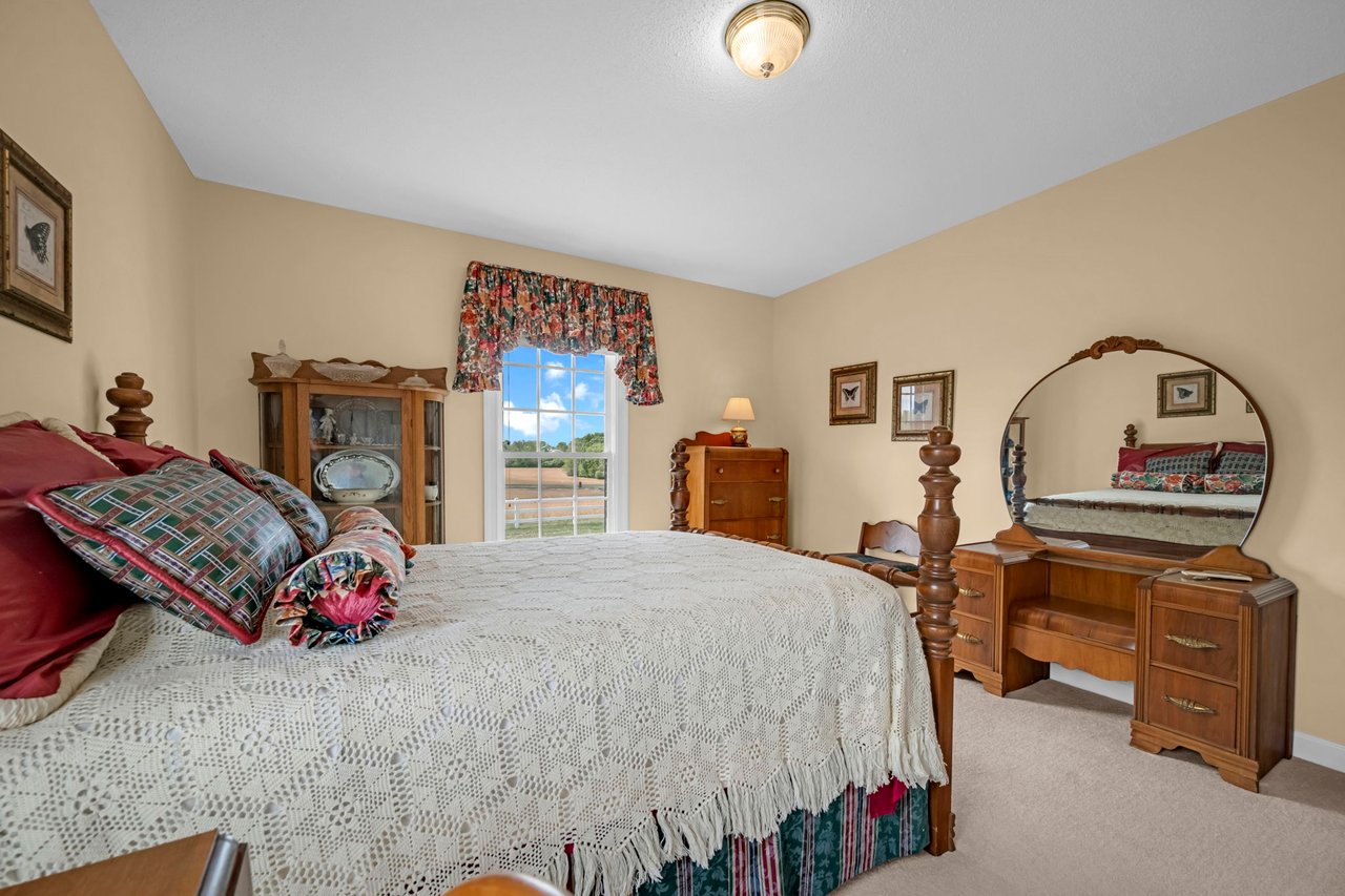 824 N Forest Hills School Rd