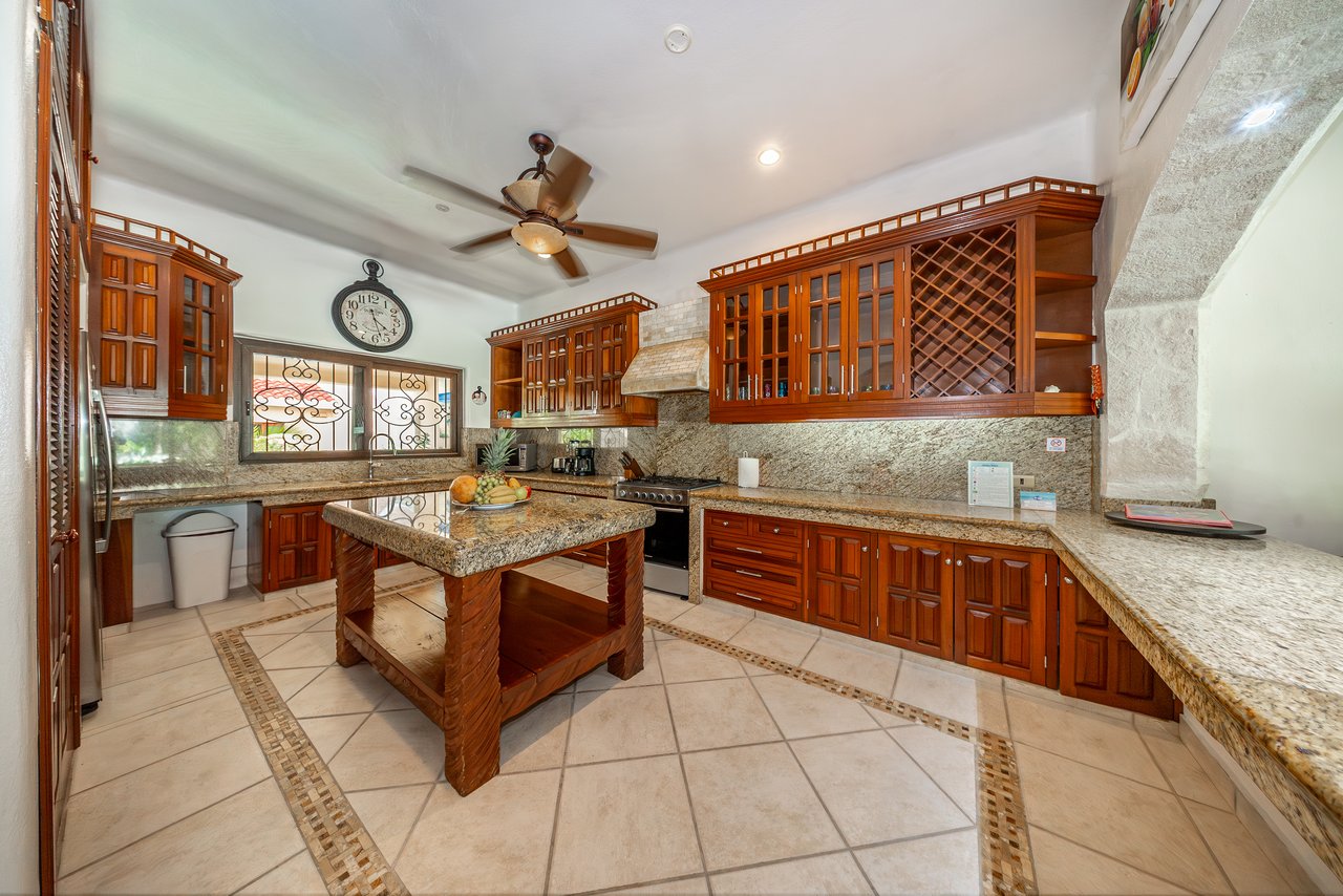 Villa Orquídea Puerto Aventuras | Golf-Front Luxury Estate