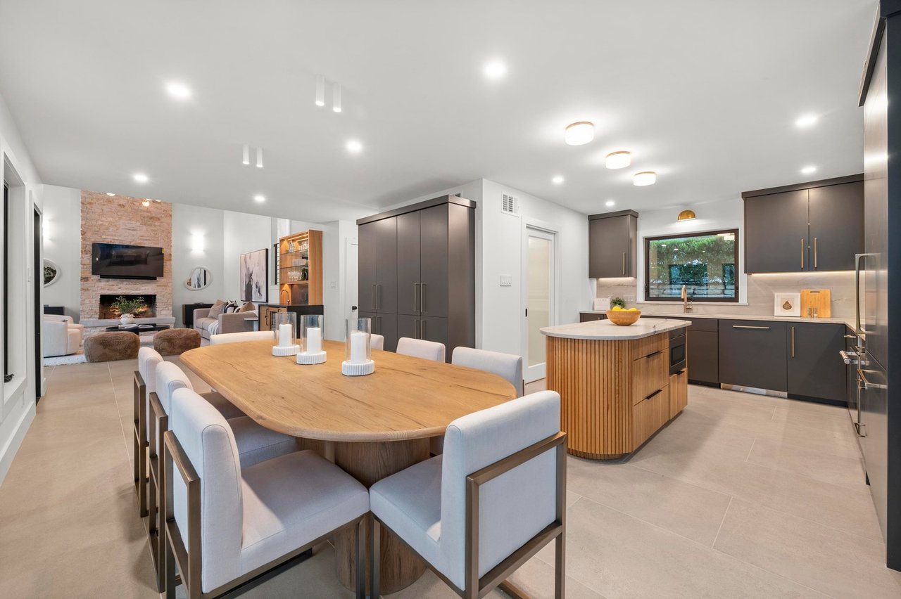 1606 Ski Slope Drive
