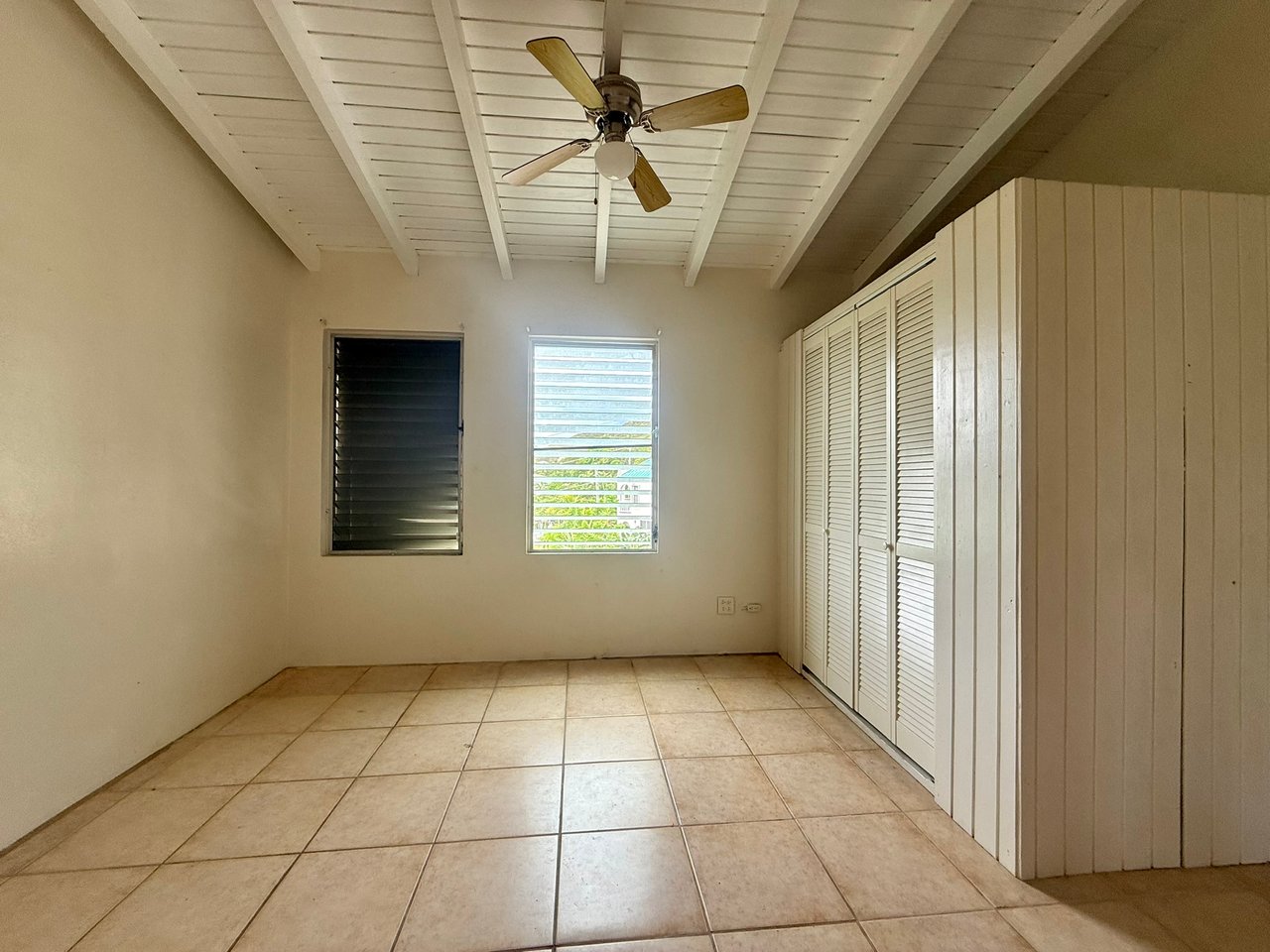 1141 Chapel Hill 3 Bedroom Apartment