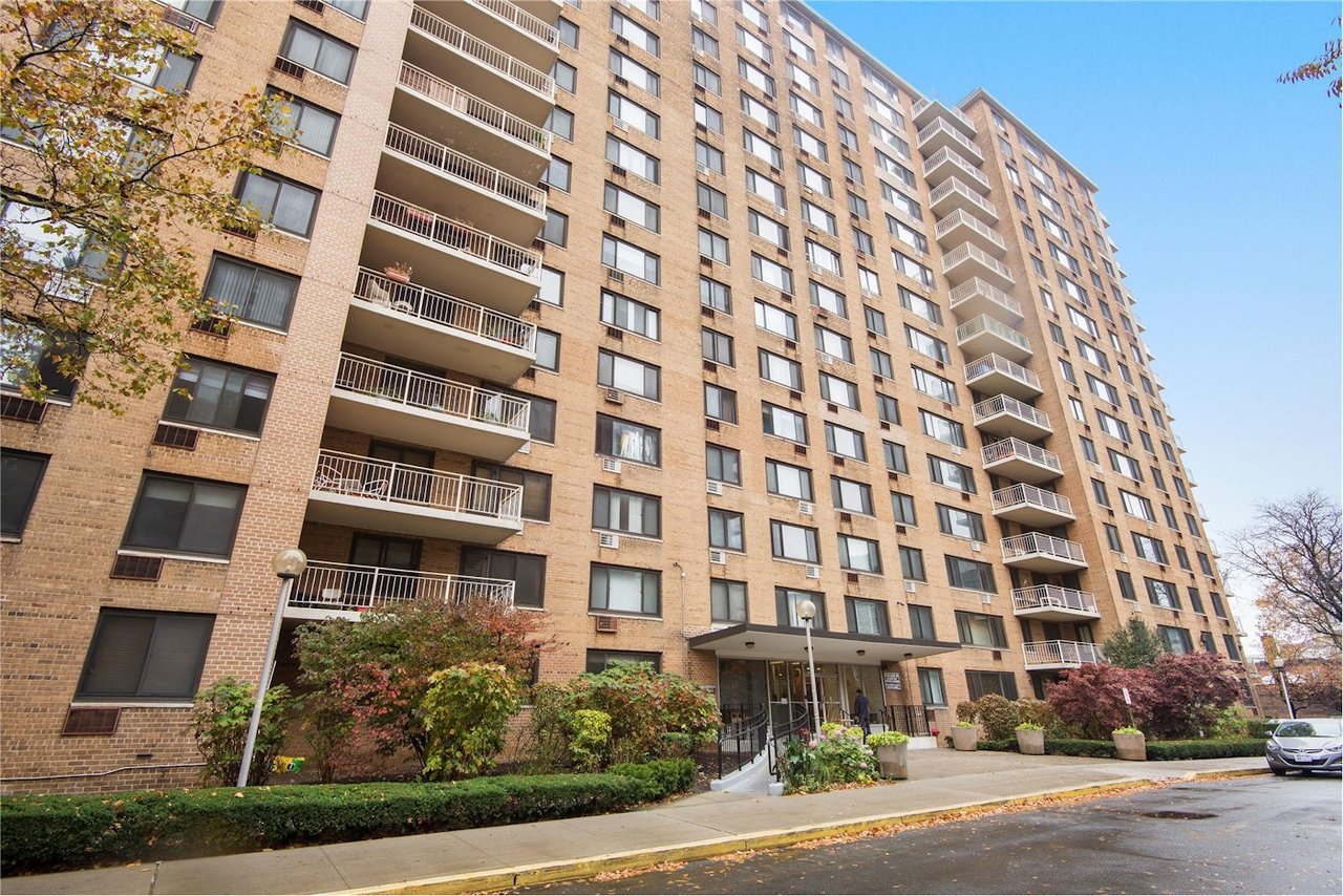 195 Willoughby Ave, #218