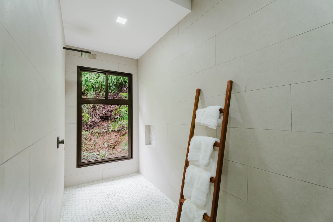 Casa Tucán, Ocean View Villa with Private Trail to River & Waterfalls