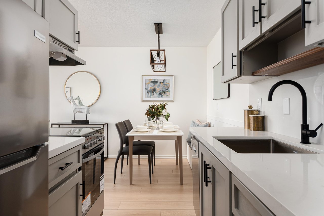 307 W 2nd St, #211