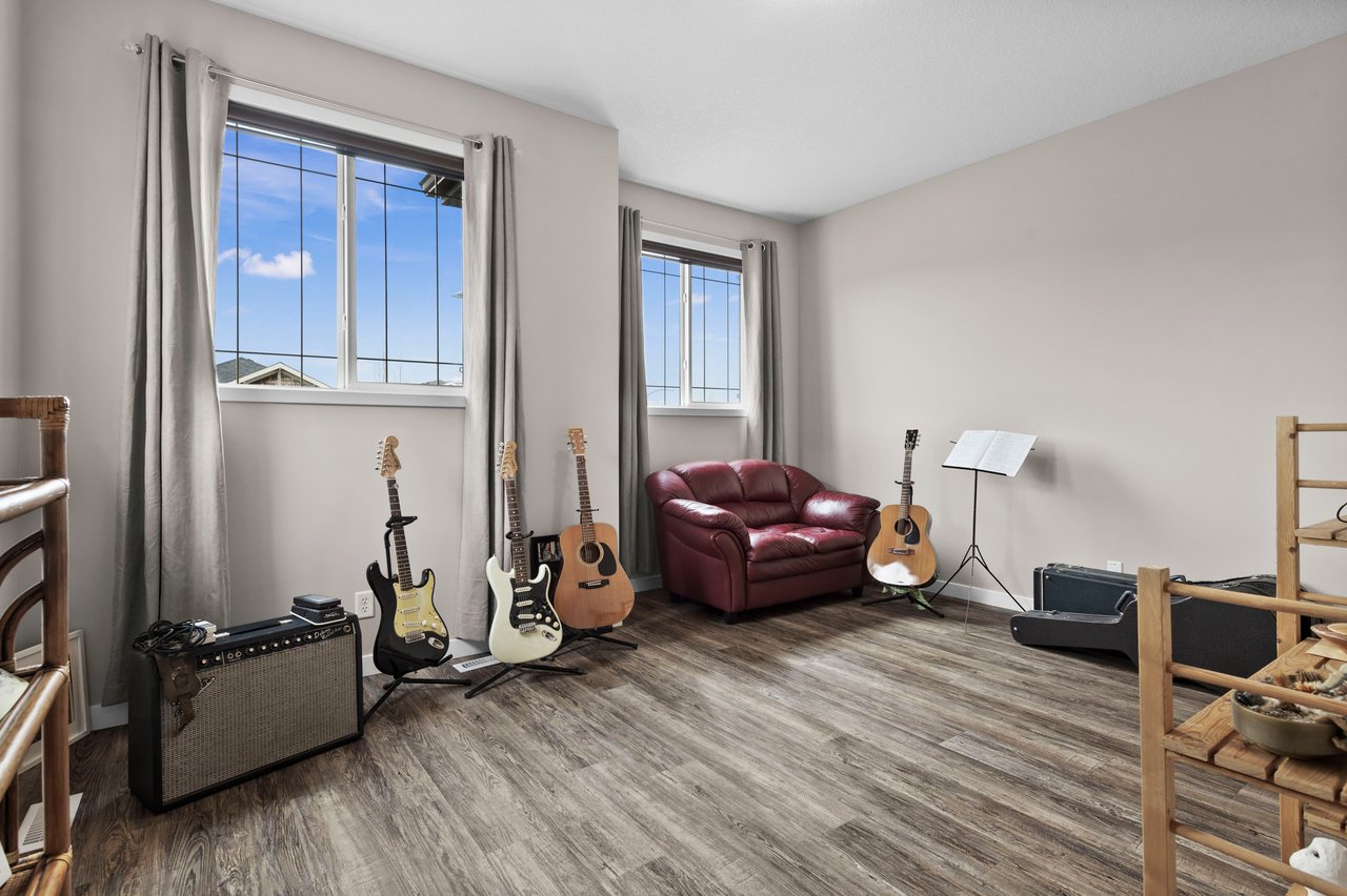 207 Royal Oak Bay NW