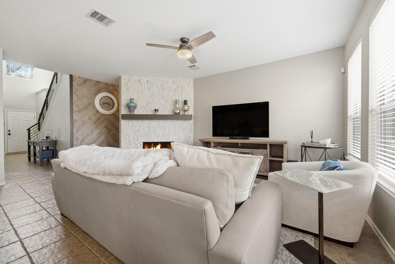 Elegantly Updated Lakeway Retreat w/ New Roof