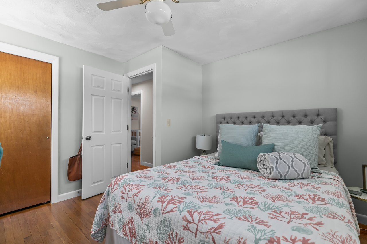 60 Knollwood Circle, North Kingstown, RI 02852