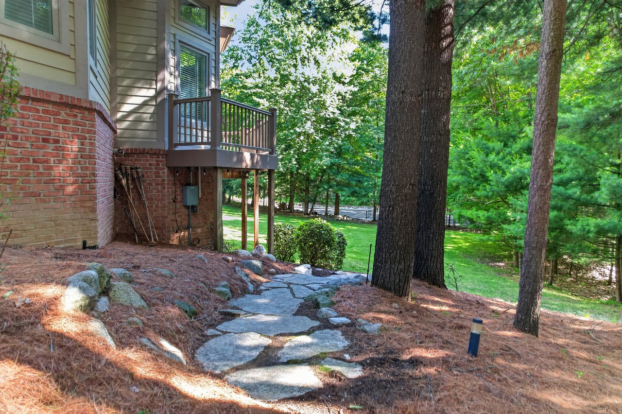 12172 Woodline