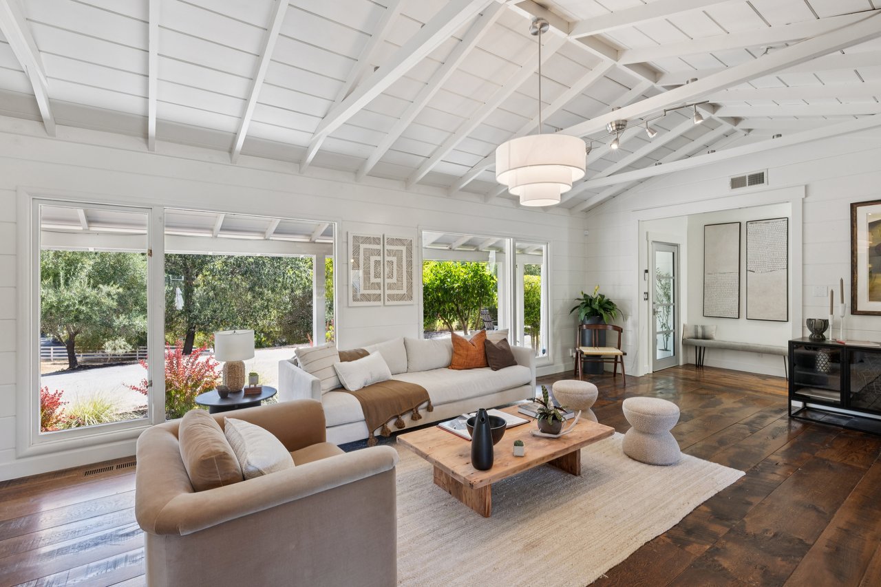 139 Deer Hollow Rd