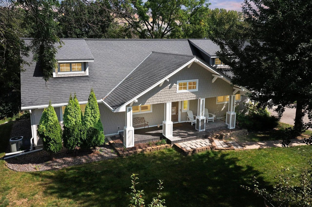 Updated Rambler in the Heart of Minnetonka