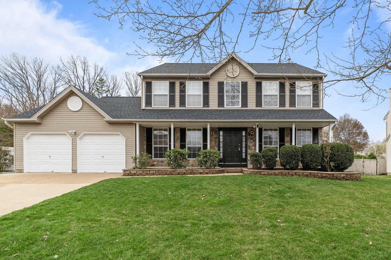 72 Larkspur Cir. Sicklerville, NJ 08081