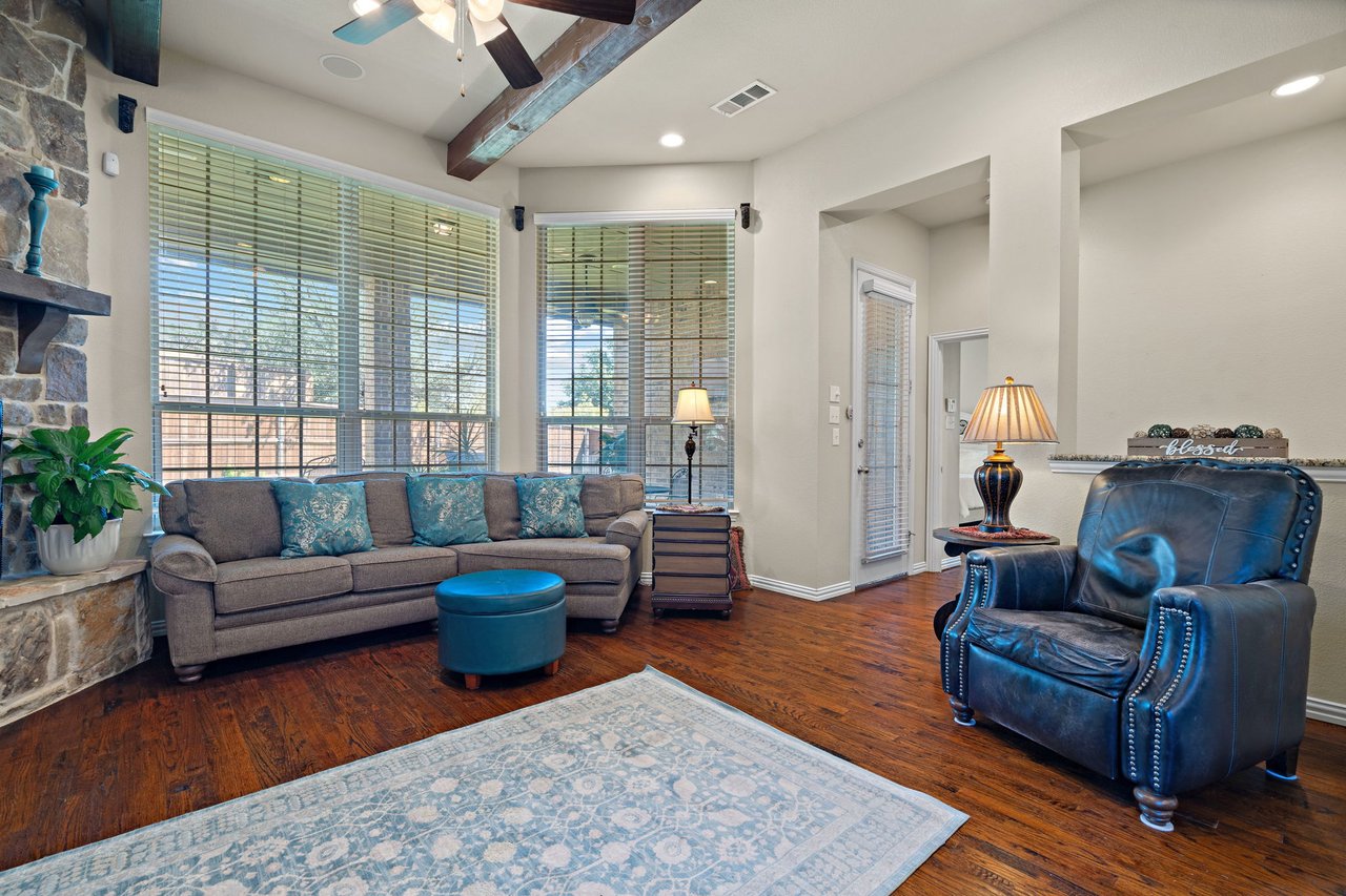 8628 Silverleaf Cir,