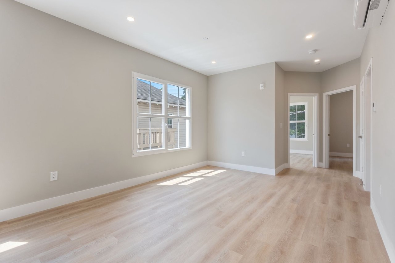 298 Main Street, 2G