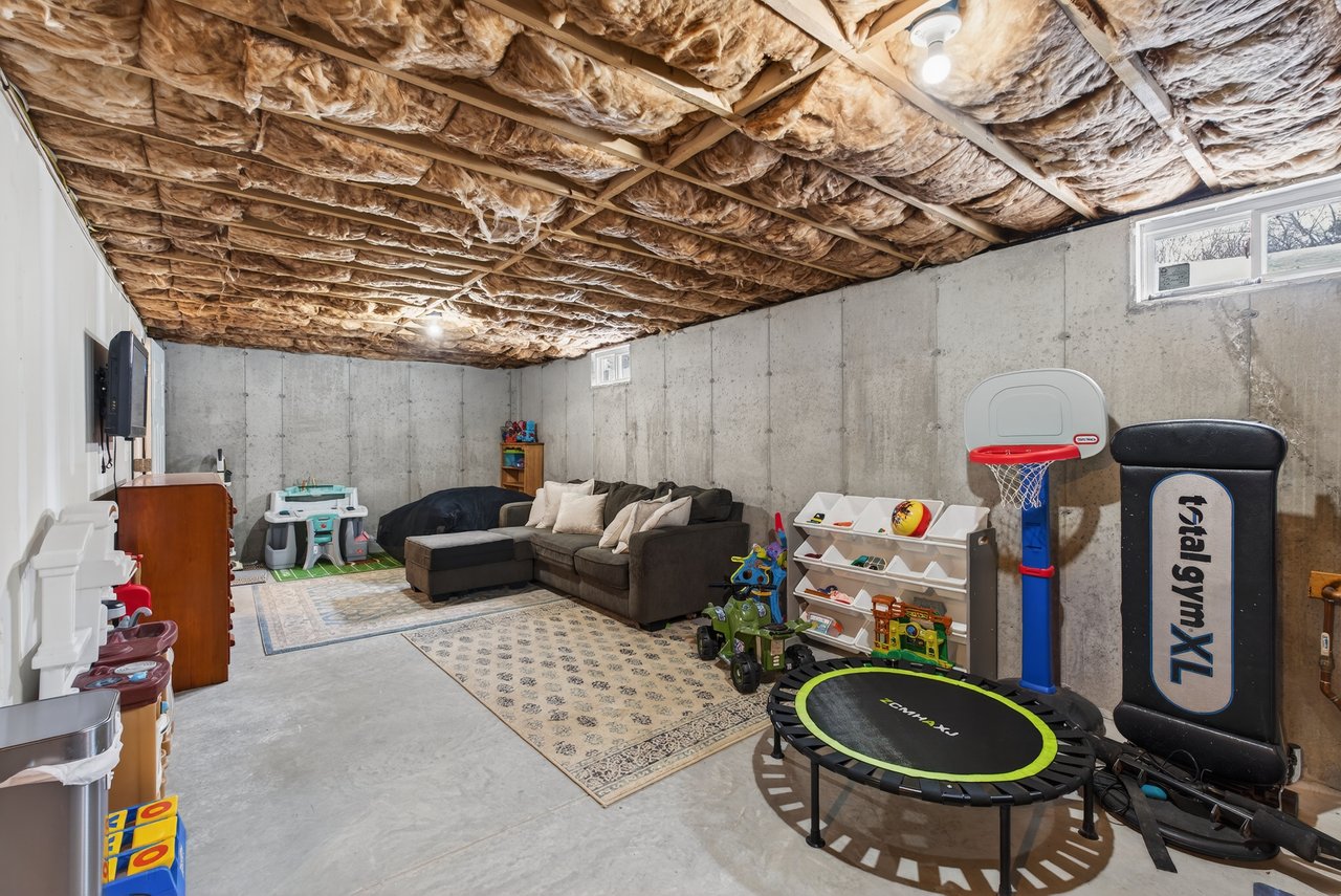 12 Robinson Rd, Scarborough