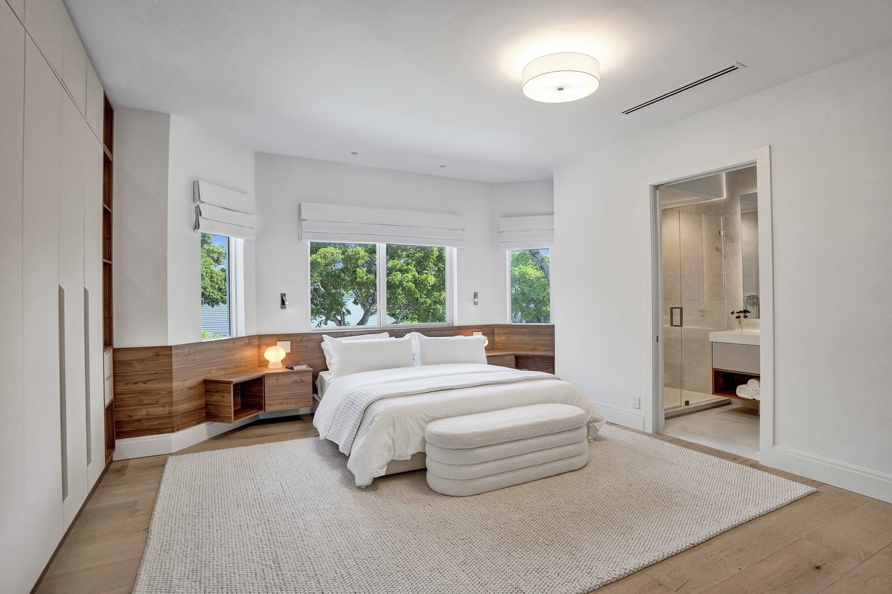 30  S Compass Dr
