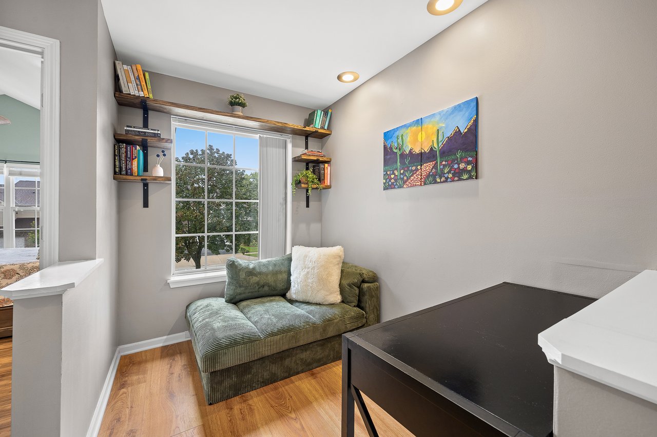347 Gladstone Ln