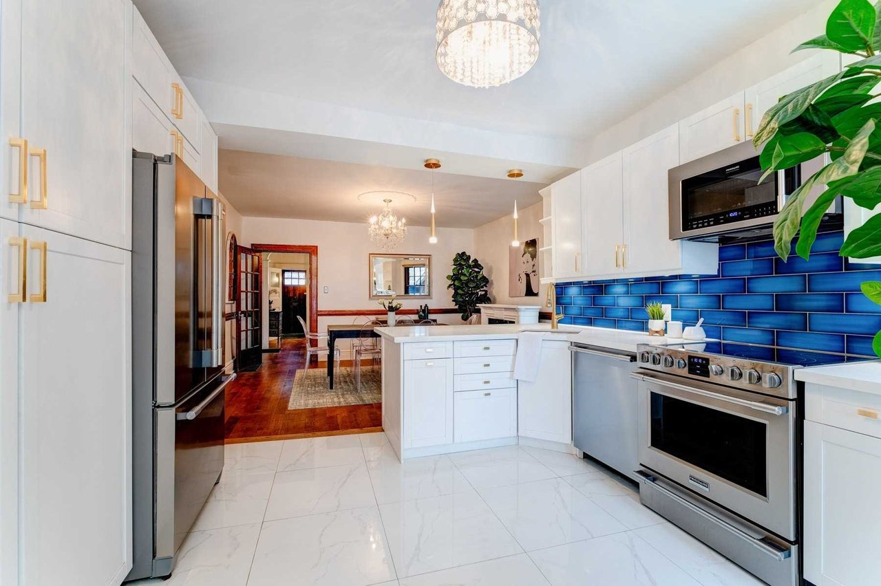 56 Fernwood Park Ave