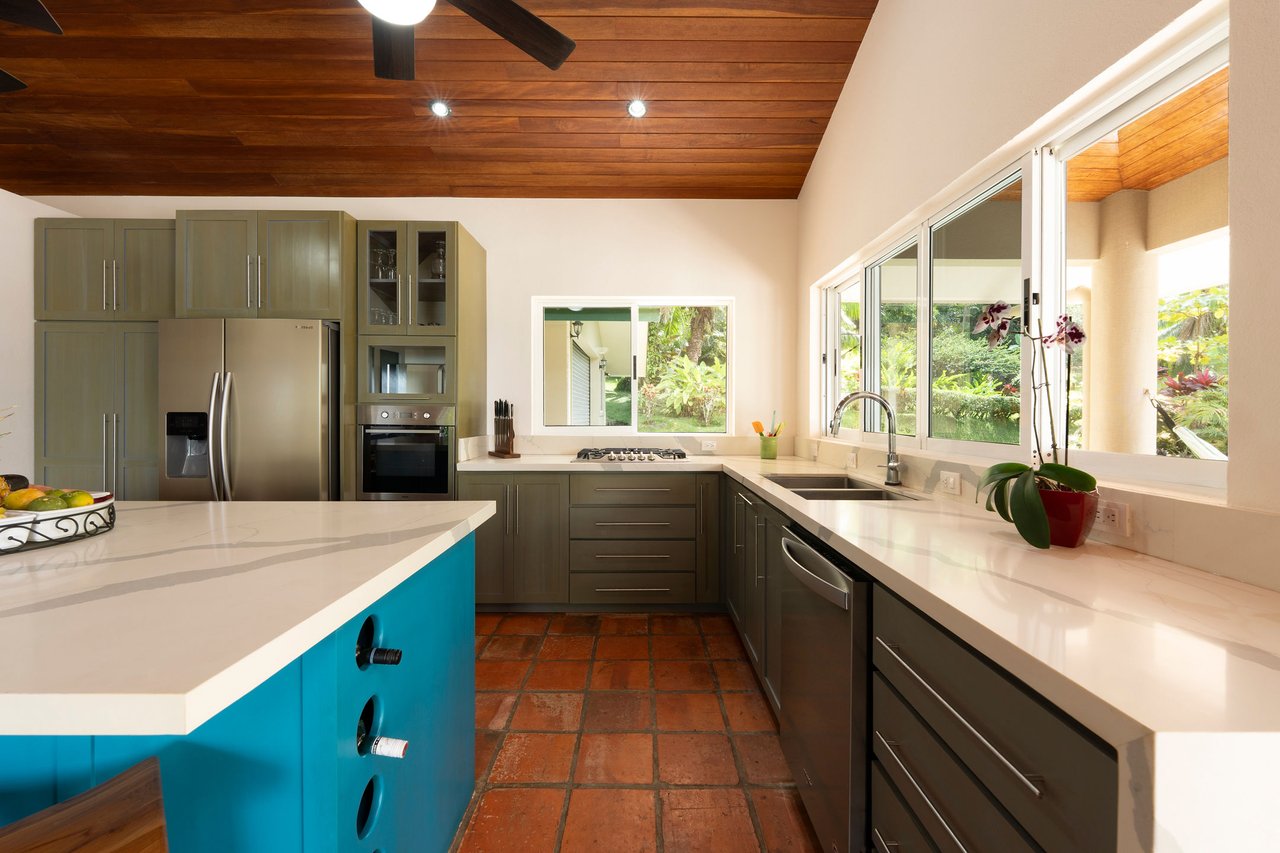 CASA TRANQUILA IN LAGUNAS – HOME, GUEST SUITE, SALON, AND GARAGE WITH WORKSHOP