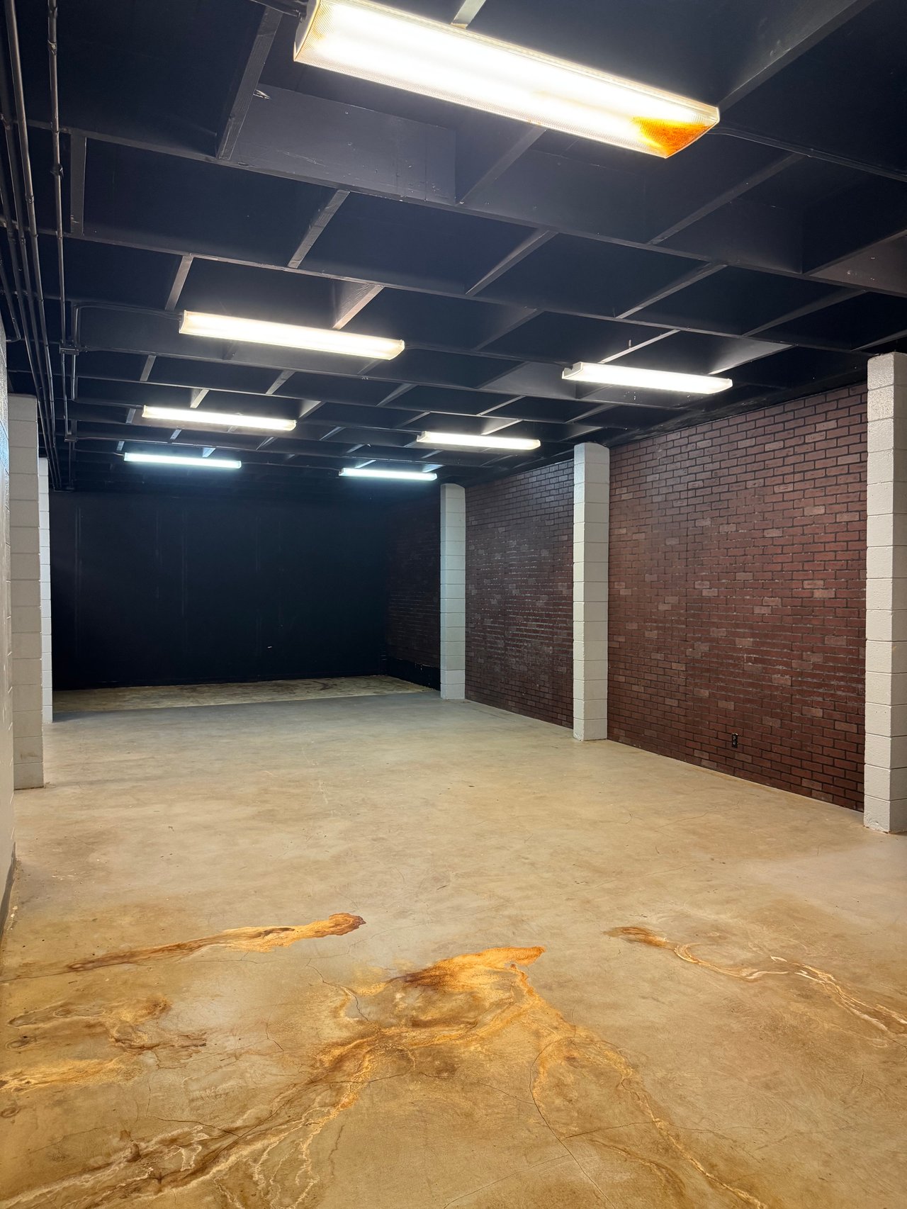 Ele'ele Shopping Center F-03