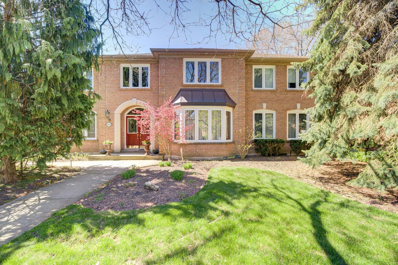 1296 Mapleridge Cres