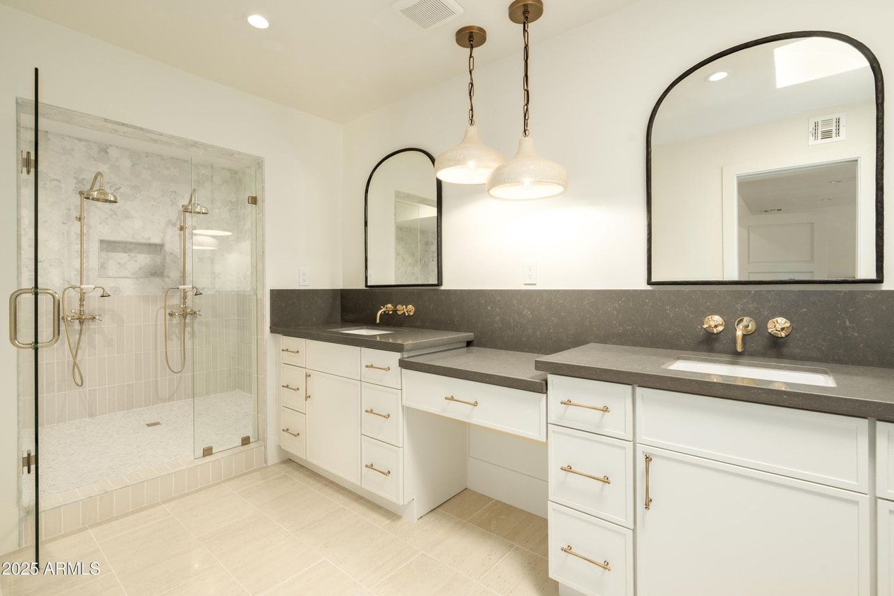 8401 E Vista Del Lago