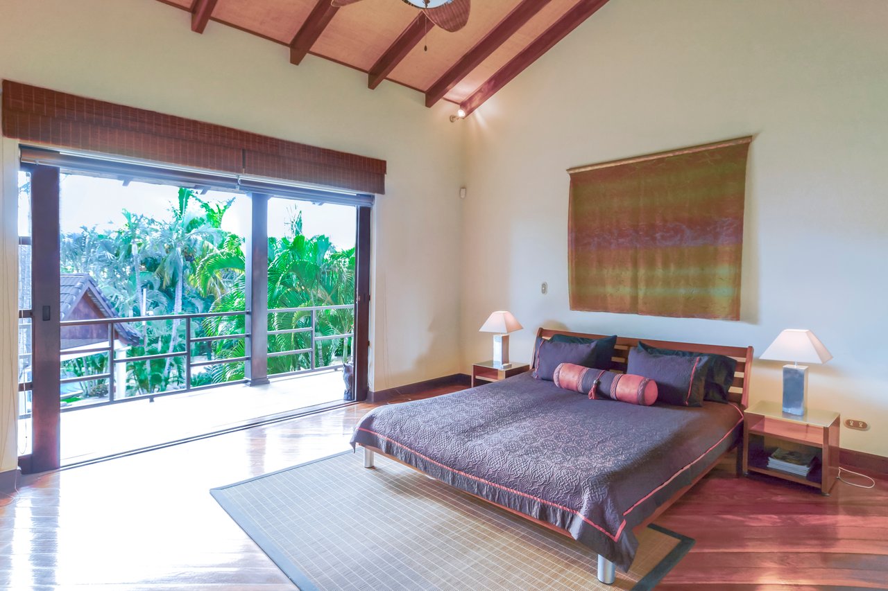 Luxuary Multi-Family Mansion