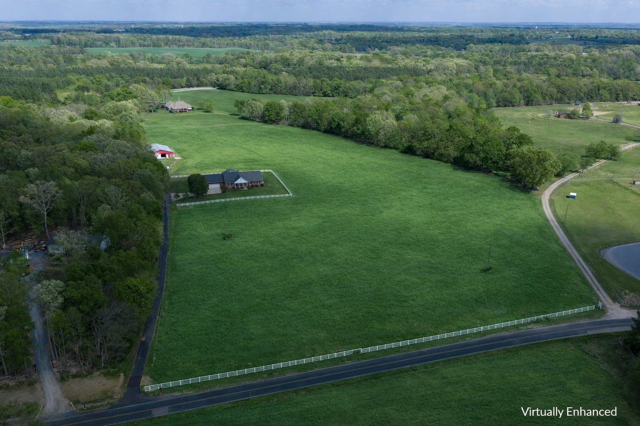 824 N Forest Hills School Rd