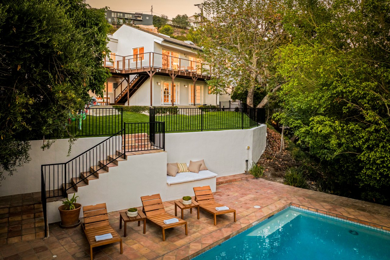 2745 La Cuesta Dr, Hollywood Hills