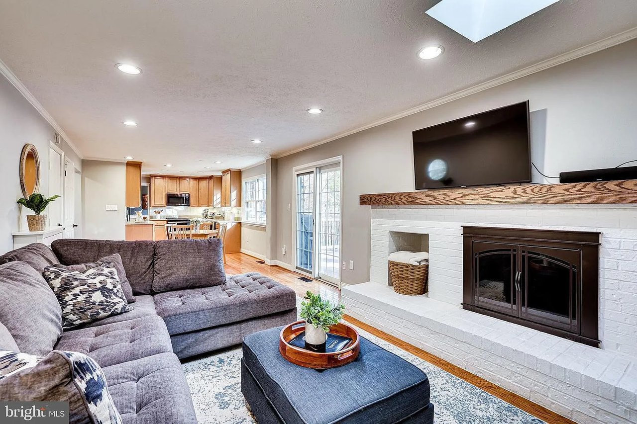 1868 Post Oak Trl
