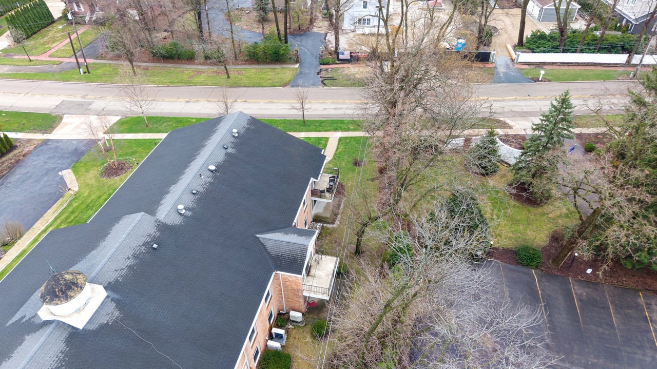 1305 W. Main St. Unit 202 Lake Geneva, WI 53147