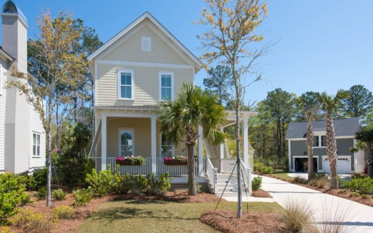 A Featured Listing – 1491 Edgemoor Avenue