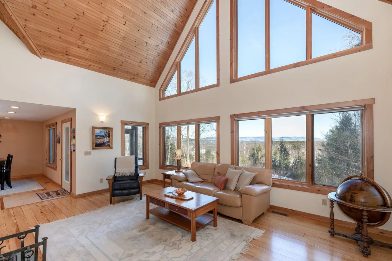 83 Mountain Vista Dr