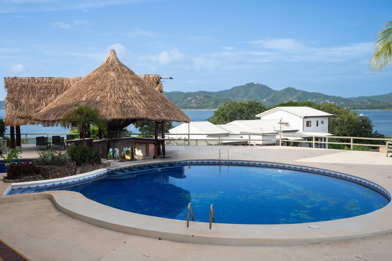 Flamingo Marina Cove 416 – Beachfront Condo