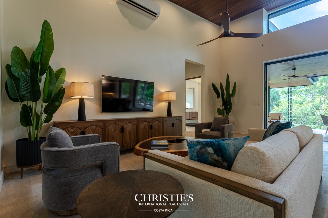 New Modern Tropical Villa 