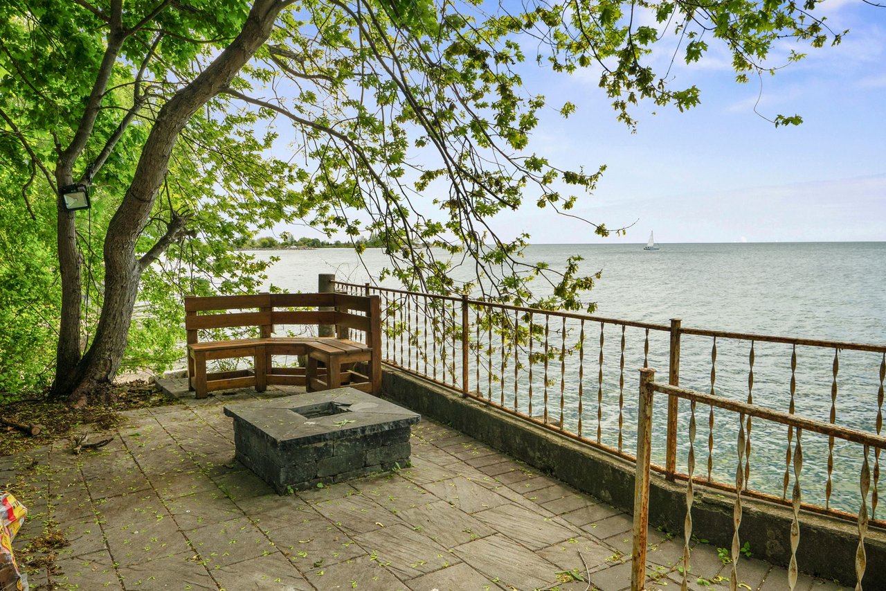  Unmatched Beauty Of Lakeside Living