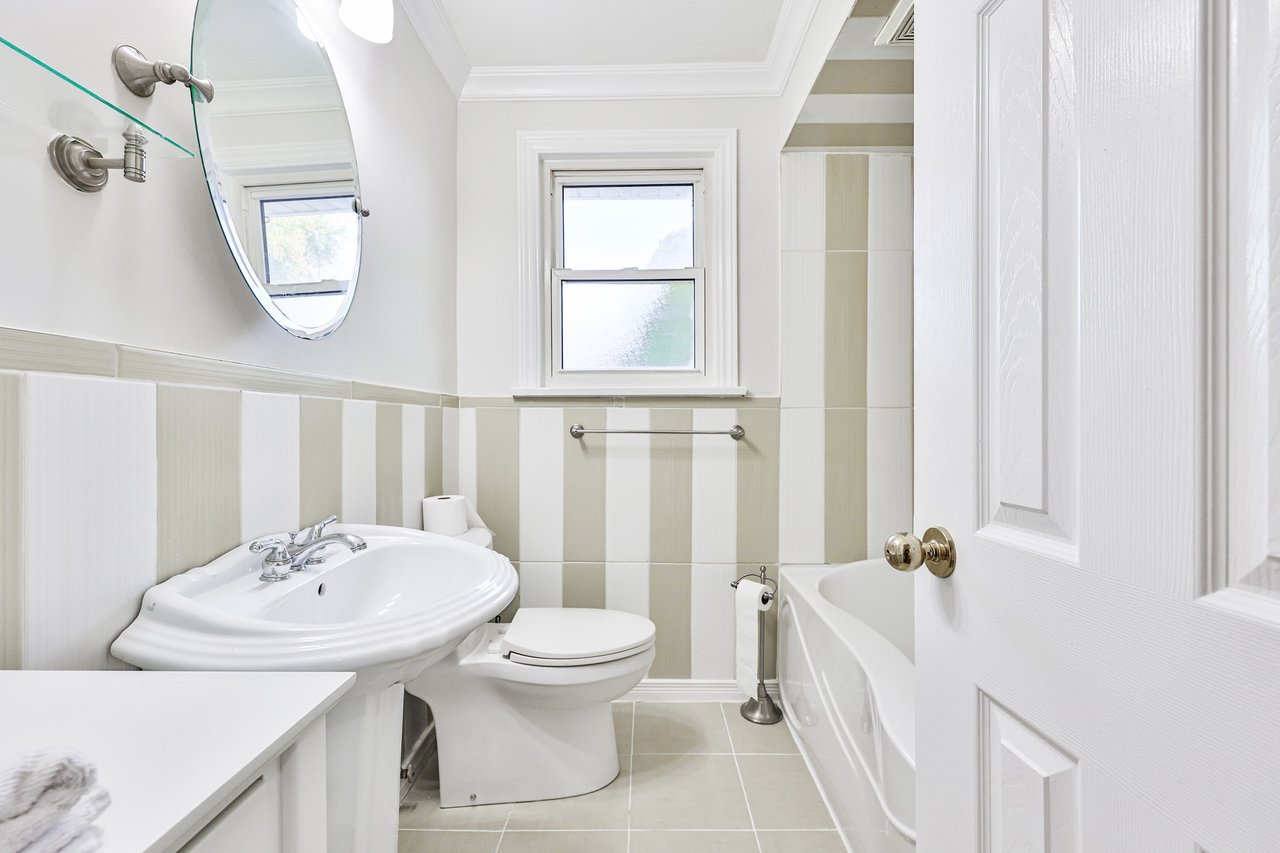 2063 Hixon Street, Oakville