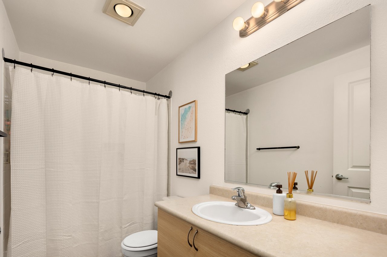 215 9th Street Unit: D102