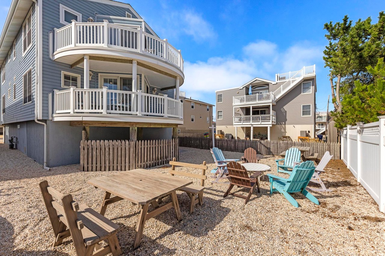 229 Merivale Ave. (1st and 2nd floor), Beach Haven
