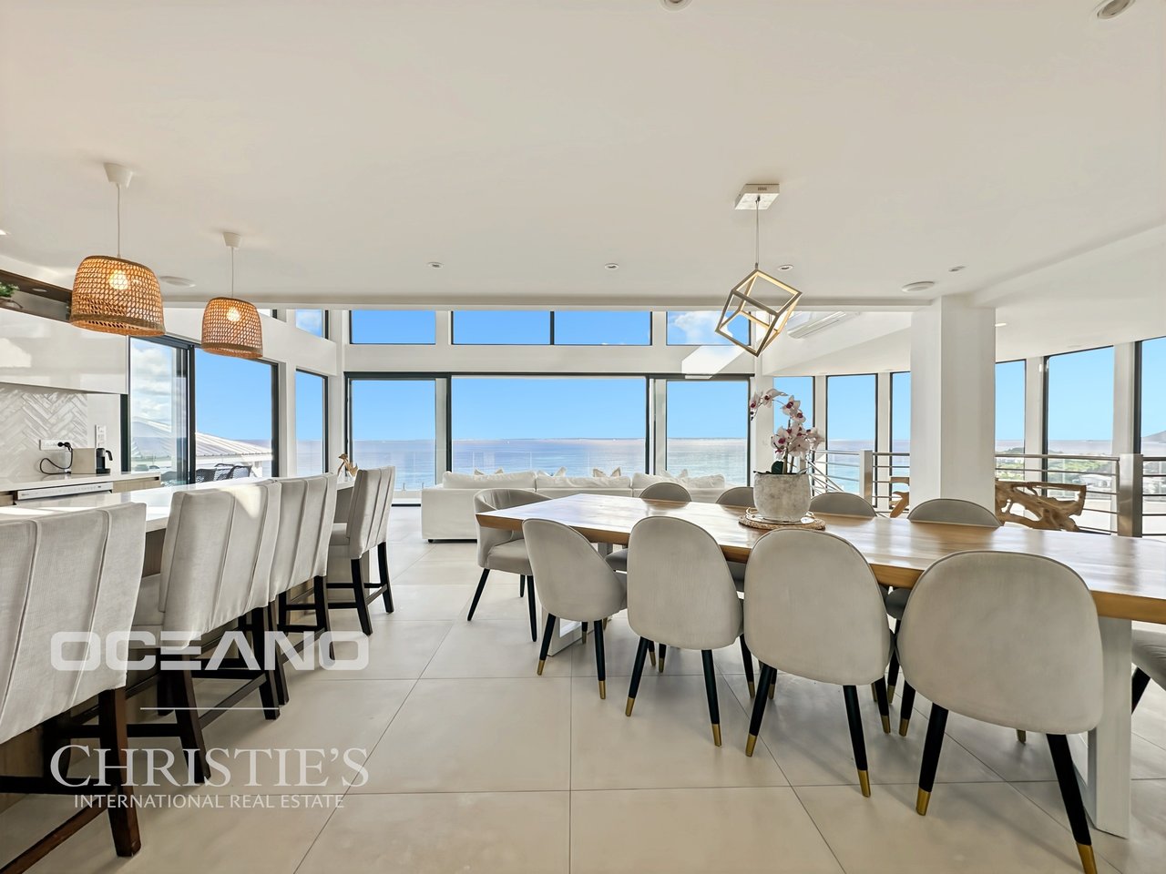 Cliffside Villa - Mont Rouge