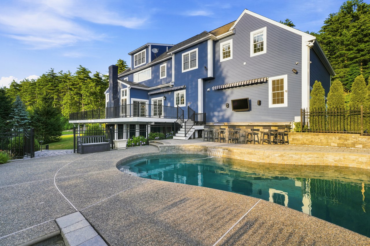 25 Collins Rd