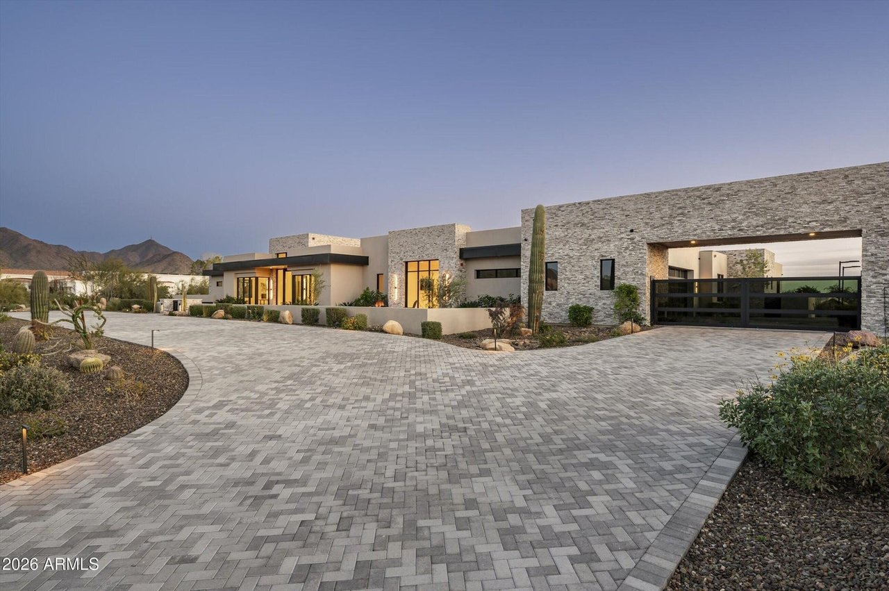 9245 E RIMROCK Drive