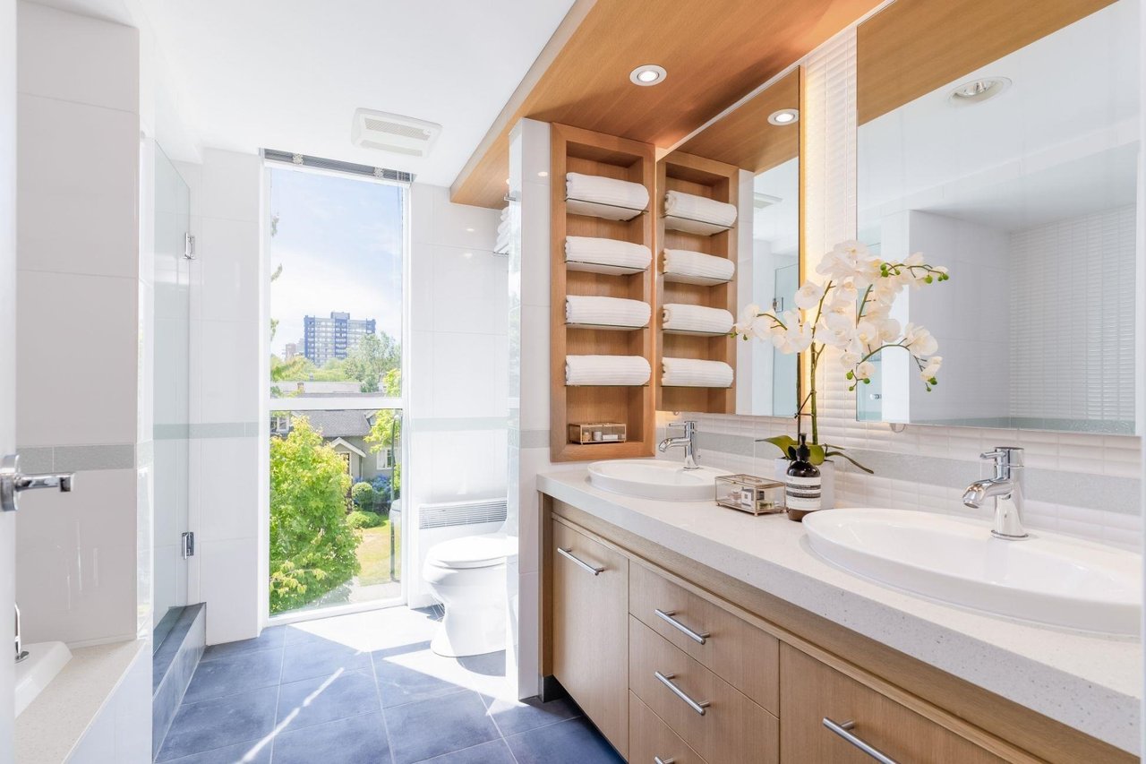 1633 W 10th Ave, #401