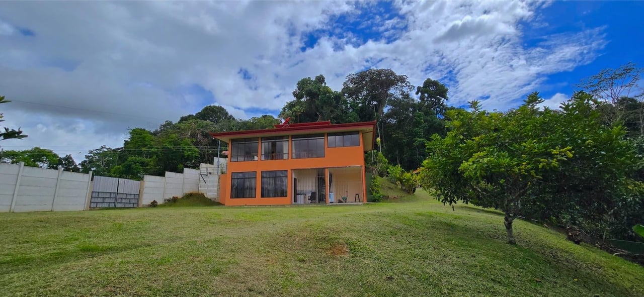 Dual Living Mountain Home, Perez Zeledon, San Jose