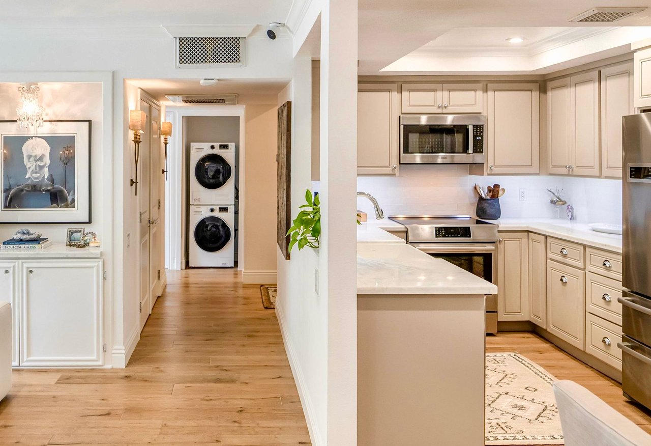 2385 Roscomare Rd Unit: D3, Bel Air 
