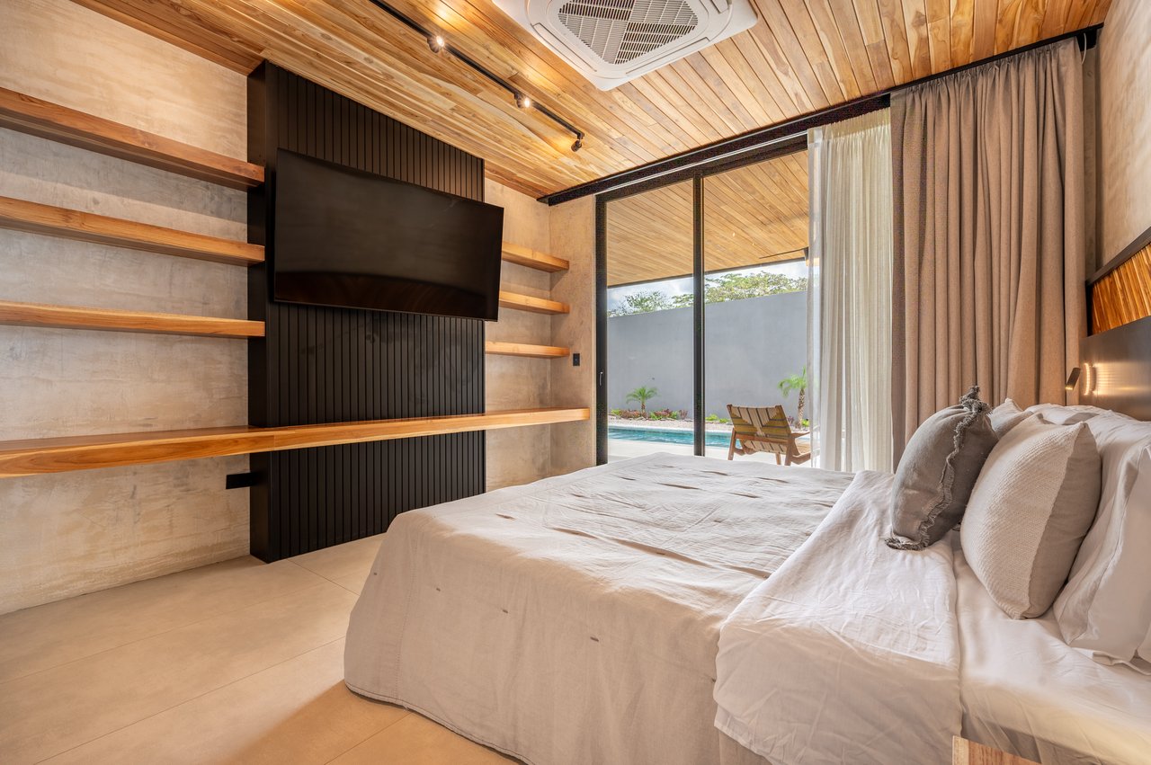 Casa Uchuva | Architectural Harmony of Wood, Stone, and Light